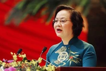 内务部长范氏青茶。