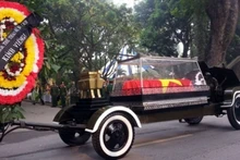 武元甲大将灵柩车。 (Photo: 图片来源：人民报网)