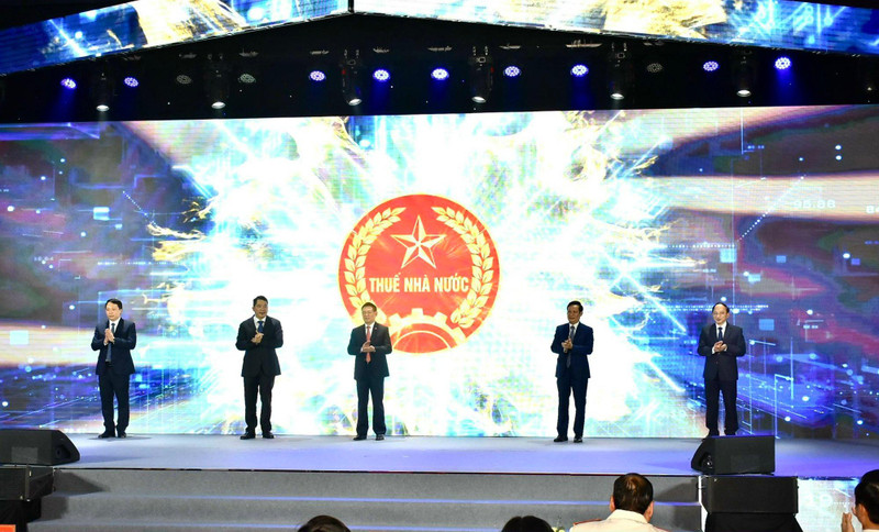越南税务总局电子商务信息门户网开通运行仪式。