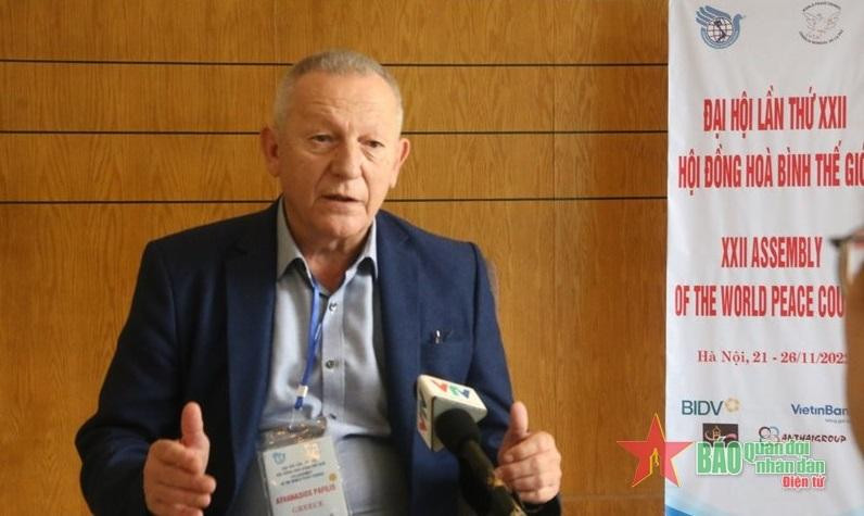 世界和平理事会秘书长阿塔纳西奥斯·帕菲利斯。（图片来源：人民军队报）