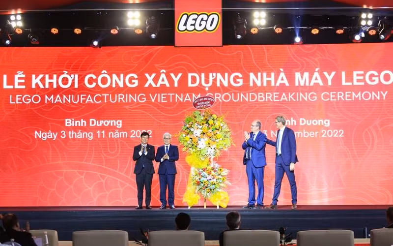 丹麦乐高集团在平阳省超过10亿美元的项目正式开工建设。