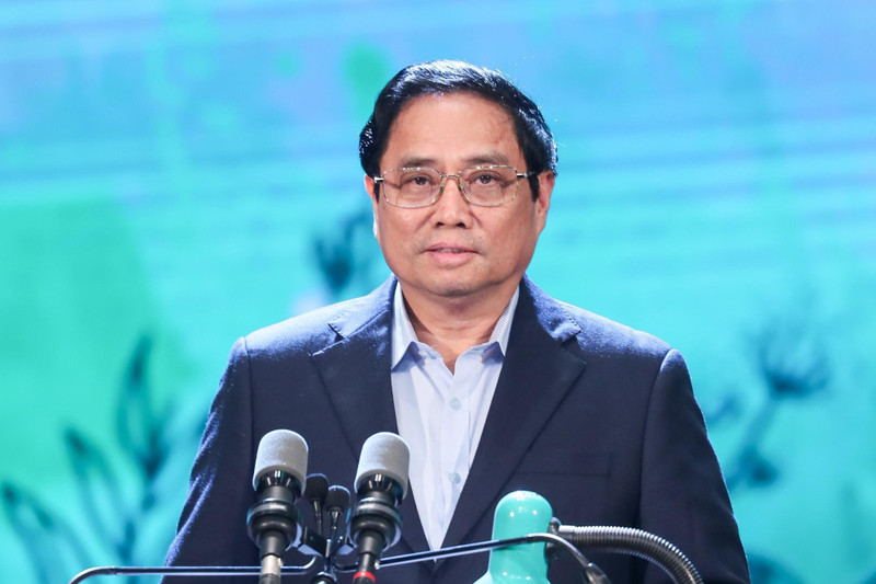 范明正总理发表讲话。
