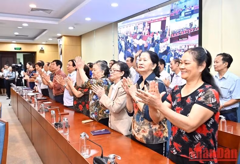 出席会见的代表和选民。