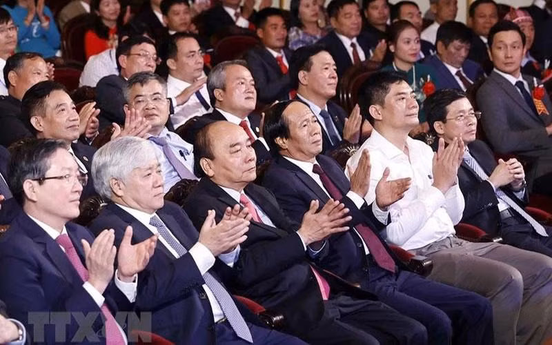 越南国家主席出席2022年越南优秀农民表彰大会。（图片来源：越通社）