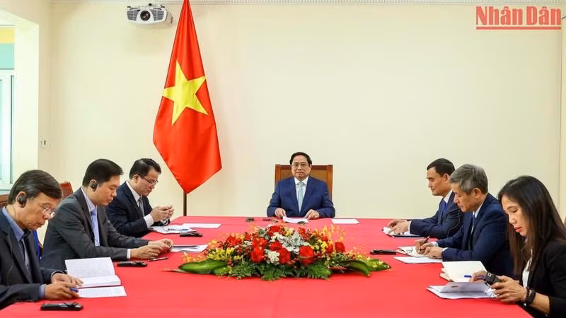 越南政府总理范明正与澳大利亚总理安东尼·阿尔巴尼斯通电话 。