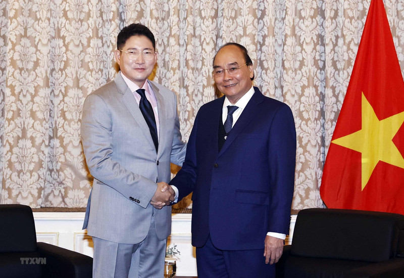阮春福主席会见晓星集团董事长赵显俊。（图片来源：越通社）