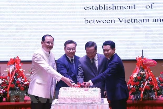 越南驻老挝大使馆隆重举行越南九•二国庆节77周年暨越老建交60周年纪念活动。（图片来源：越通社）