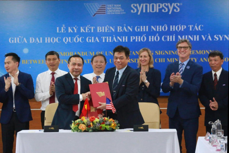胡志明市国家大学同美国新思科技集团签署了合作谅解备忘录。