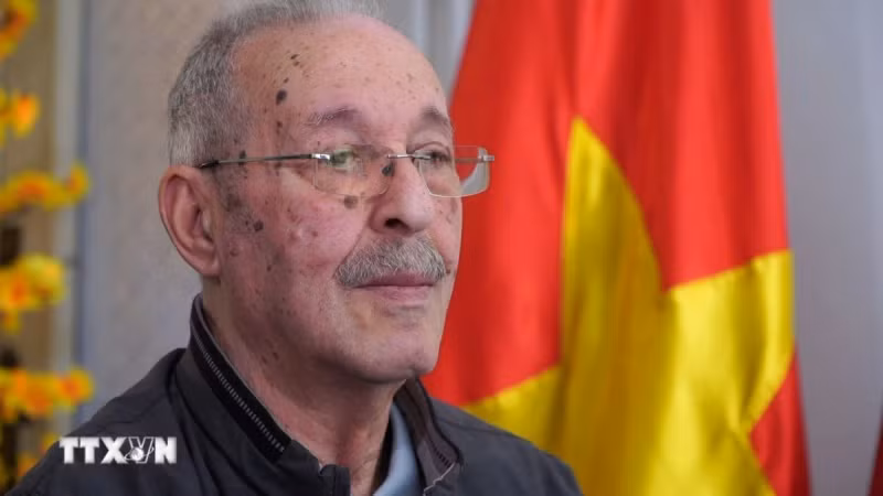 阿尔及利亚与越南友好协会主席塔耶卜。（图片来源：越通社）