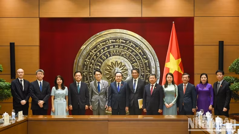 双方代表合影。