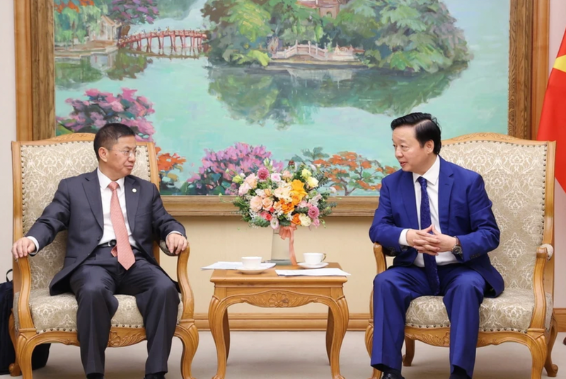 越南政府副总理陈红河会见中国电力工程顾问集团有限公司党委书记、董事长罗必雄。