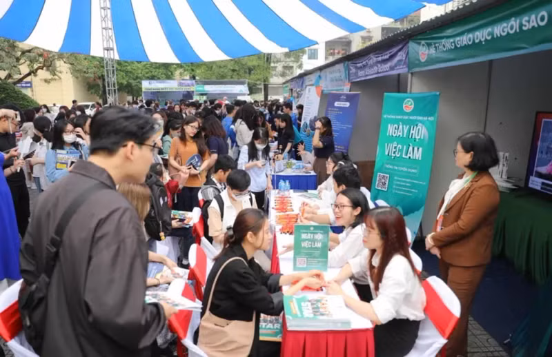2025年第一季度，河内市将组织53场就业洽谈会，为13600名劳动者提供就业机会。