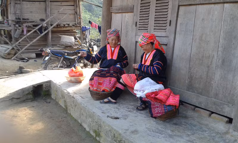 朵佐县是七个不同民族聚居地，民族文化非常丰富多样。