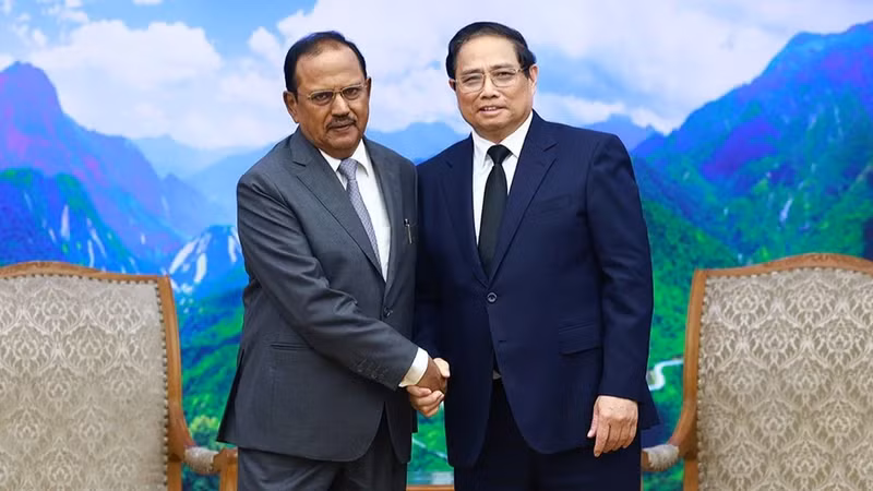 越南政府总理范明正会见印度国家安全顾问多瓦尔。