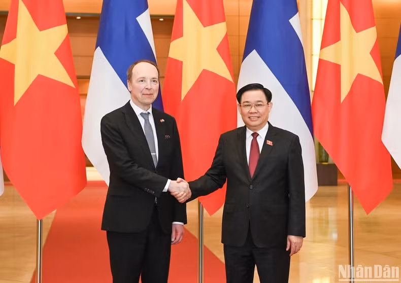 越南国会主席王廷惠和芬兰议会议长尤西·哈拉阿霍。
