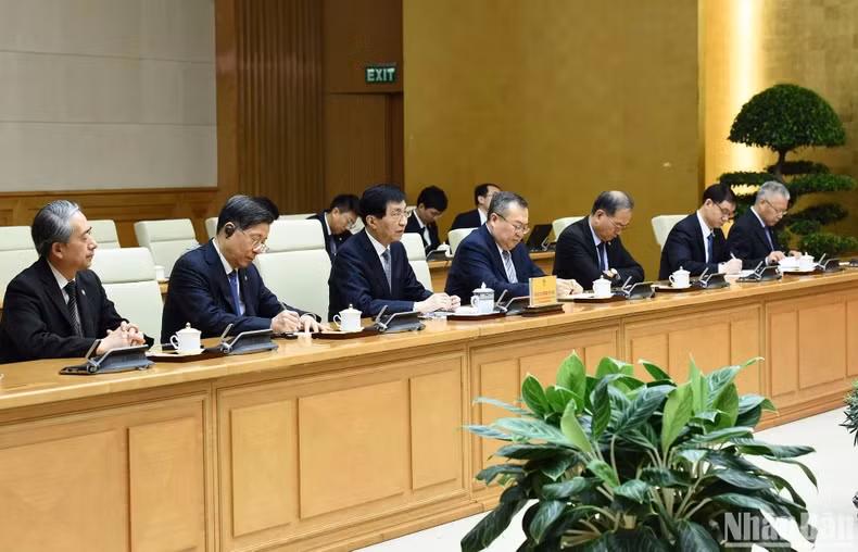 出席会见的中国代表团。