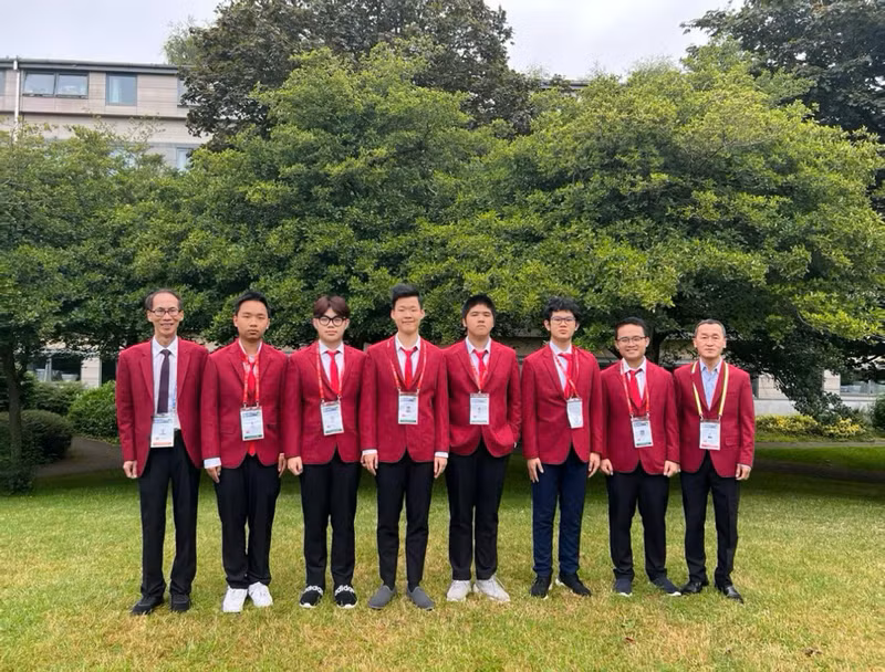 参加2024年国际数学奥林匹克竞赛的越南代表团。