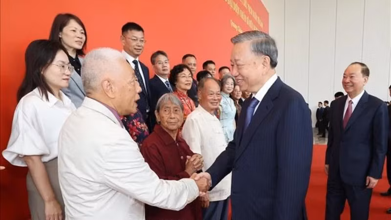 越共中央总书记、国家主席苏林与中国对越友好人士代表。