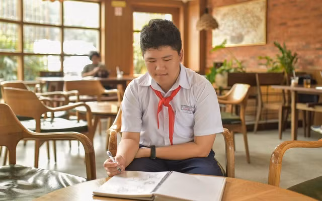 一等奖花落岘港市九年级学生阮杜光明。