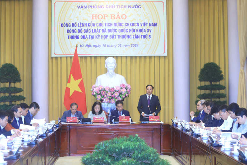 关于国会刚通过的两部法律的国家主席令正式公布。