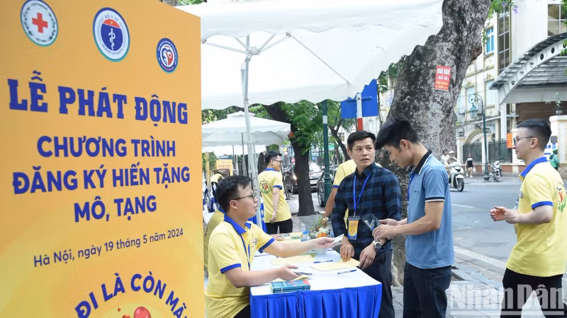 许多人登记捐赠人体器官。