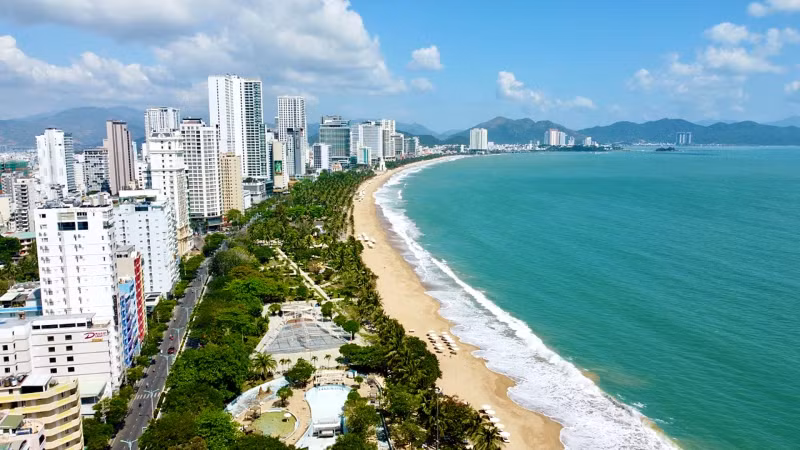 芽庄美丽海滩。