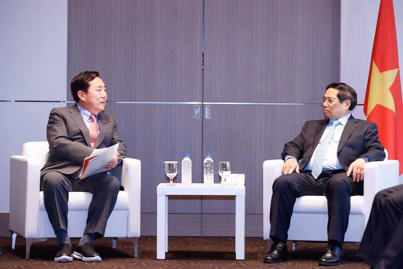 明正还会见了韩国中小企业中央会（KBIZ）会长金基文。