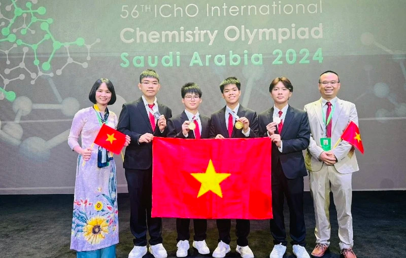 由4名学生组成的越南国家代表队参加在沙特阿拉伯举行的2024年国际化学奥林匹克竞赛。