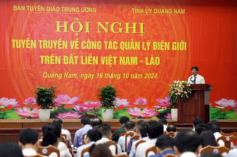 越老陆地边境管理宣传会议场景。（图片来源：越通社）