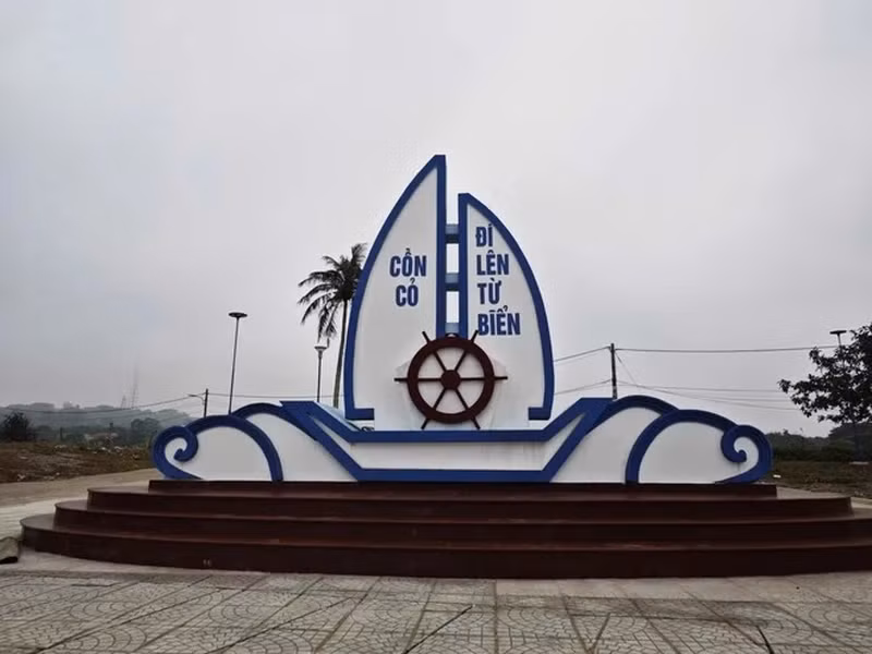 力争将旅游业打造成为经济尖端产业，2024年，草洲岛力争吸引9500至10000名游客，旅游收入达约60万美元。