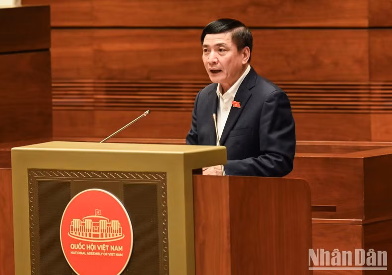 越南国会秘书长、国会办公室主任裴文强在会上致辞。