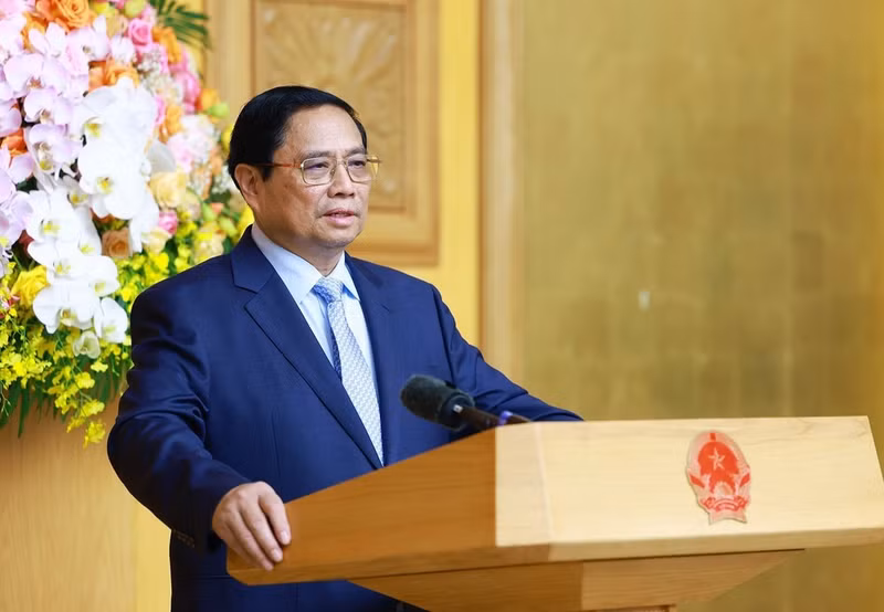 越南政府总理范明正发表讲话。