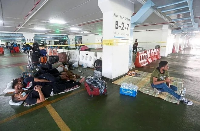附图。