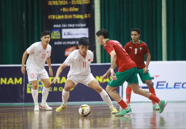 越南五人制足球队3-3战平摩洛哥队。（图片来源：VFF）