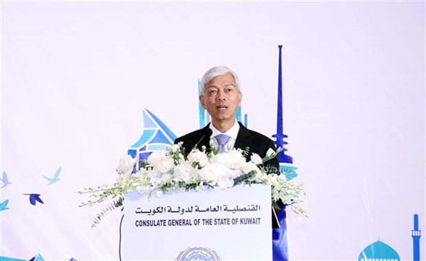胡志明市人民委员会副主席武文欢在科威特独立63周年和科威特国解放日33周年庆典上发言。