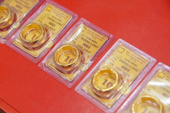 拍卖前黄金价格大幅下跌