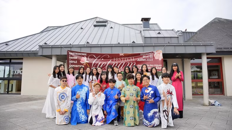 该活动由来自世界各地的25名学生参与组织。