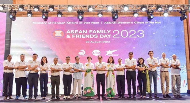 出席2023年东盟家庭日活动的代表。