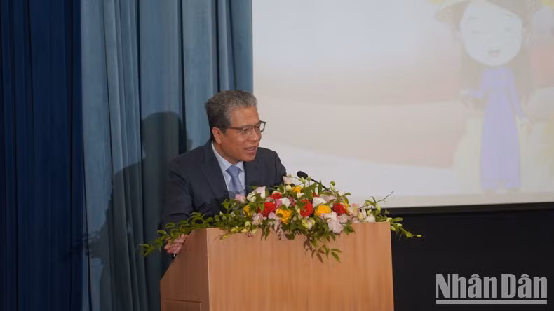 越南驻俄大使邓明魁在活动上发表讲话。（春兴 摄）