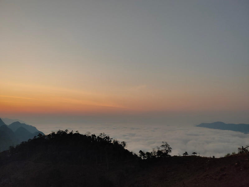 赴和平省戈洞“猎云”。