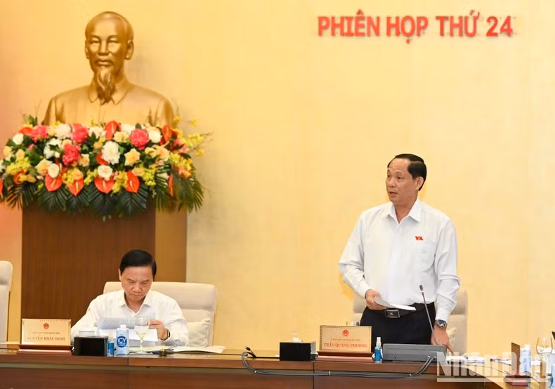 国会副主席陈光方主持了对审查和落实国会常务委员会与越南祖国阵线委员会关于接触选民的联合决议的评论内容。
