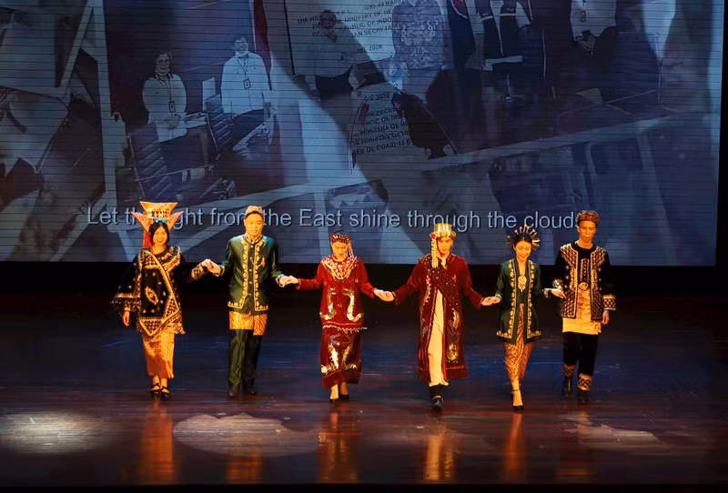 东盟各国传统服装秀。（图片来源：新河内报）