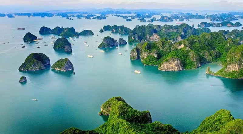 雄伟壮丽的世界遗产下龙湾-吉婆群岛。