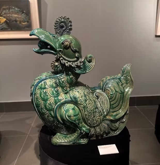 展会上展示的刻瓷作品。