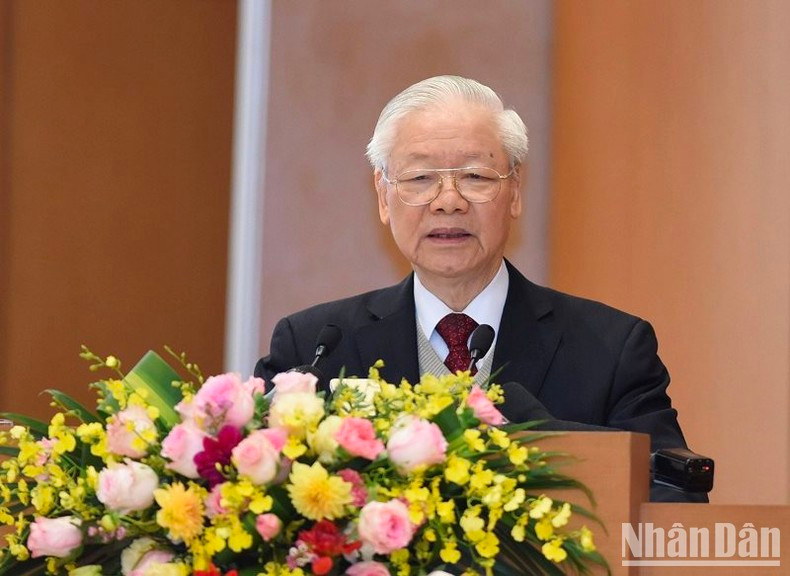 越共中央总书记阮富仲出席中央与地方视频会议并发表重要讲话。