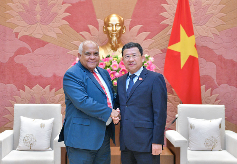 越南国会对外委员会主任武海河会见古巴驻越南大使奥兰多·尼古拉斯