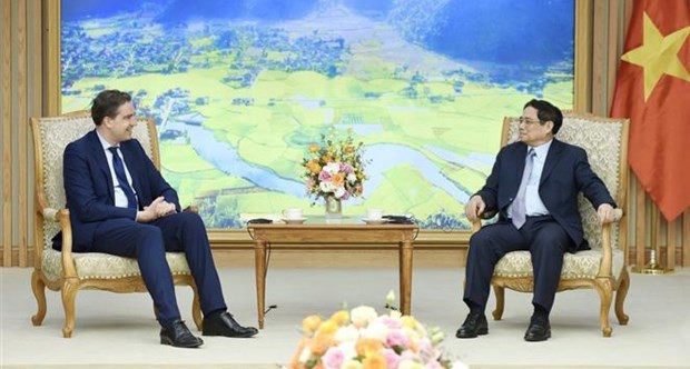 范明正总理会见法国外交与欧洲事务部负责对外贸易的部长奥利维尔·贝希特。