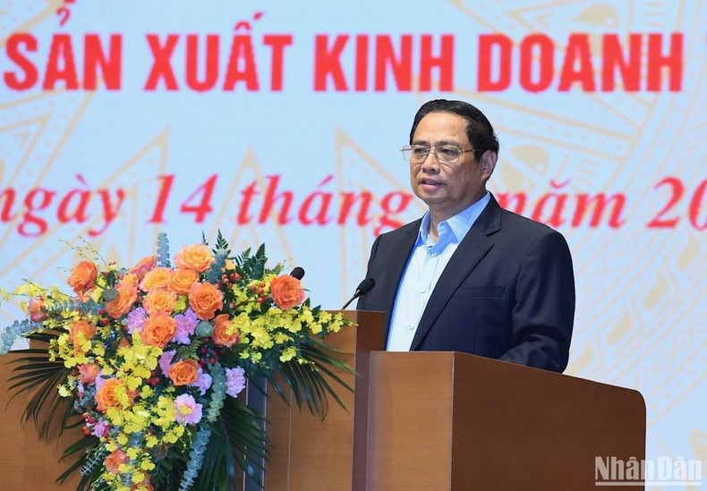 范明正总理发表讲话。