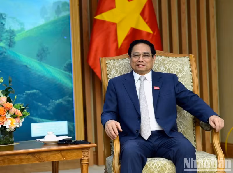 范明正总理在会见时发表讲话。