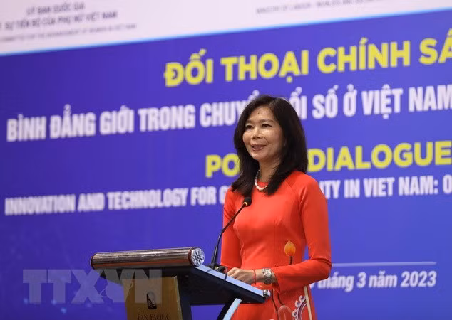 联合国常驻越南协调员宝琳·塔梅西斯（Pauline Tamesis）。